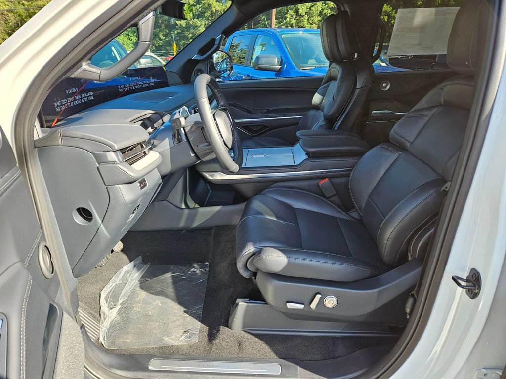 New 2027 Lincoln Navigator Reserve w/ Jet Appearance Package AWD/4WD image 18