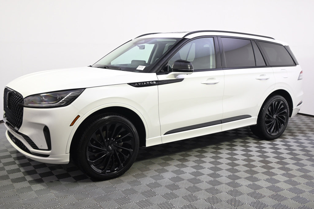 New 2026 Lincoln Aviator Reserve AWD/4WD image 2