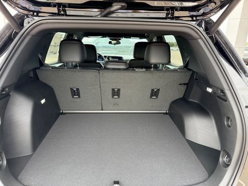 New 2026 Chevrolet Equinox RS w/ Convenience Package III FWD image 9