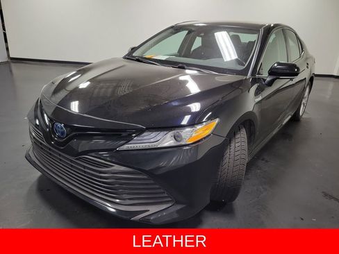 Used 2020 Toyota Camry XLE w/ Carpet Mat Package FWD image 4