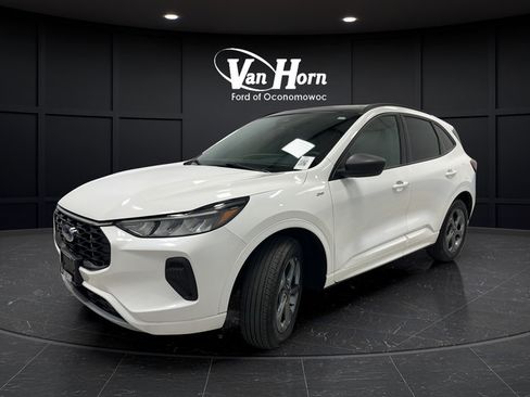 Used 2024 Ford Escape ST-Line w/ Tech Pack #1 AWD/4WD image 3