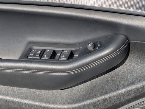 Used 2024 Jeep Grand Cherokee L Laredo image 15