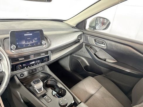 Certified 2026 Nissan Rogue SV image 18