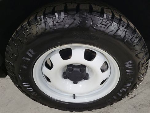 Used 2024 Land Rover Defender 110 S image 10