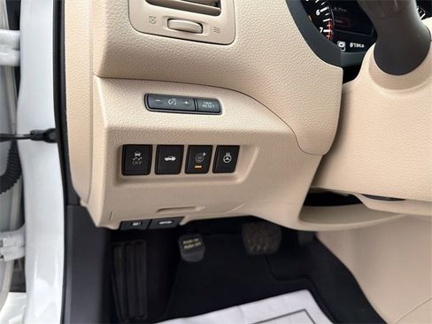 Used 2015 Nissan Altima 2.5 SL w/ Technology Package image 18