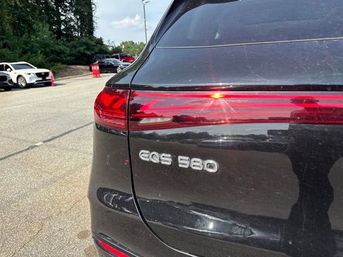 Used 2023 Mercedes-Benz EQS 580 4MATIC SUV w/ Exclusive Trim Package image 10