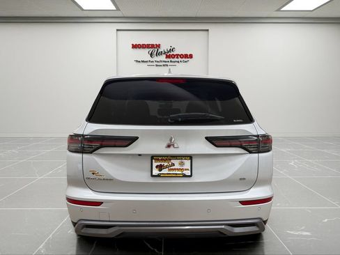 Used 2025 Mitsubishi Outlander AWD image 4