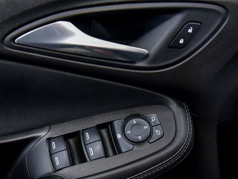 Used 2021 Buick Encore GX Select FWD image 17