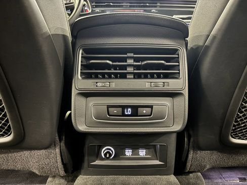 Used 2019 Audi Q8 Premium w/ Convenience Package AWD/4WD image 24