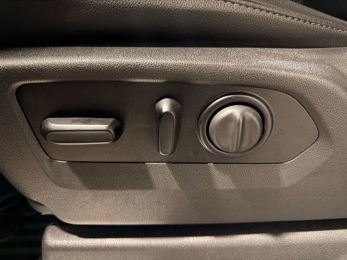 Used 2021 Chevrolet Silverado 1500 LT Trail Boss w/ Convenience Package II image 15