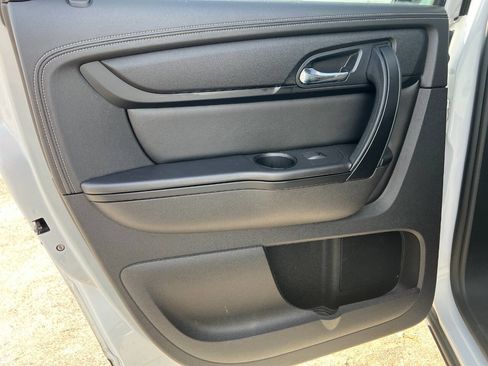 Used 2016 Chevrolet Traverse LT AWD/4WD image 3