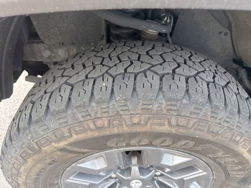 Used 2021 Toyota Tacoma SR5 w/ Trail Edition AWD/4WD image 10