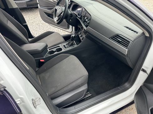 Used 2019 Volkswagen Jetta SE image 16