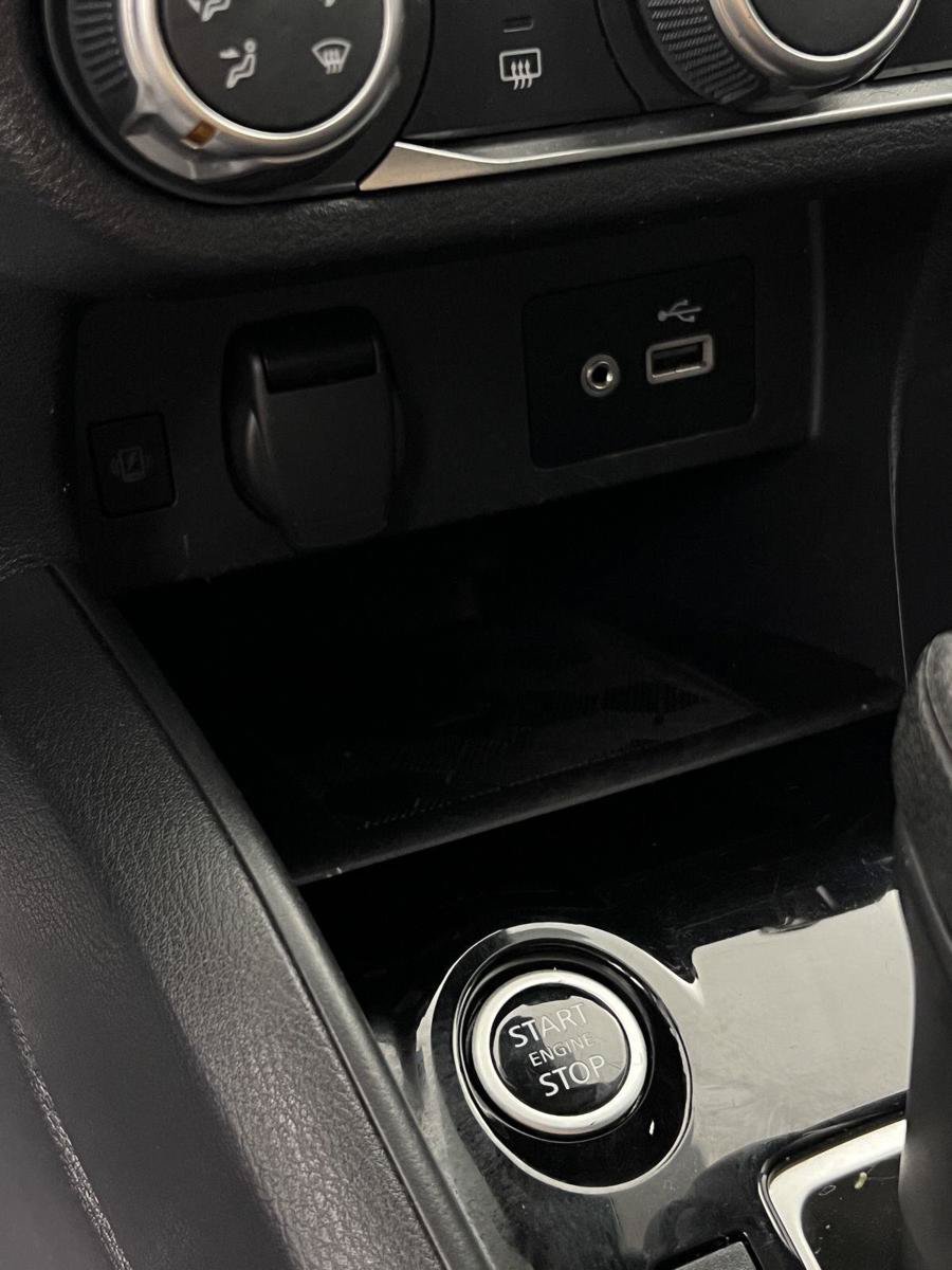 Used 2023 Nissan Versa SV FWD image 20