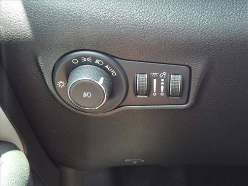 Used 2024 Jeep Compass Limited AWD/4WD image 11