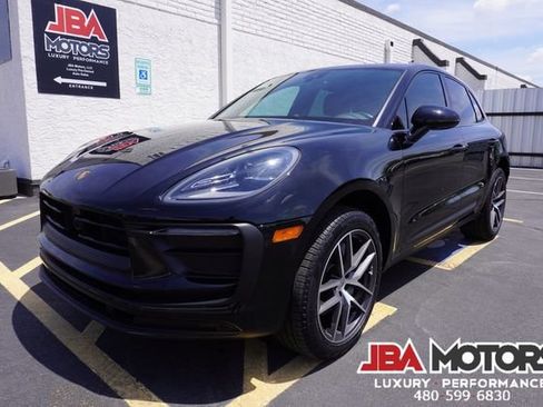 Used 2024 Porsche Macan AWD/4WD image 36
