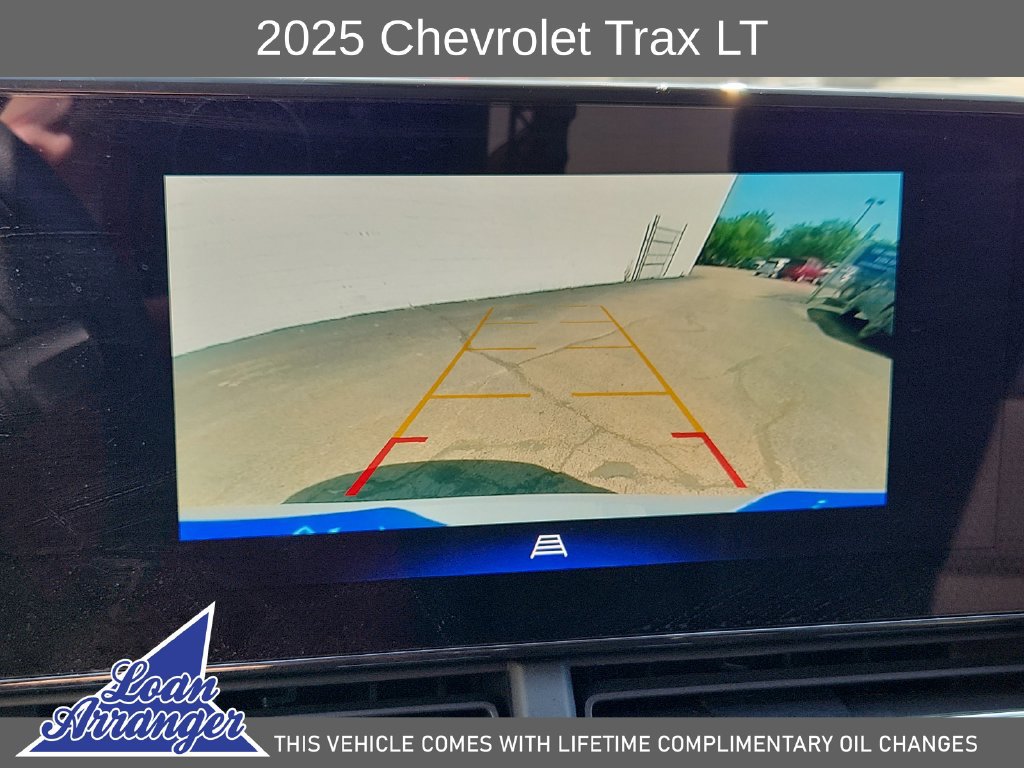 Used 2025 Chevrolet Trax LT FWD image 24