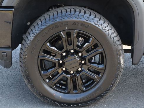 Used 2023 GMC Sierra 2500 Denali w/ Denali Black Diamond Edition image 36