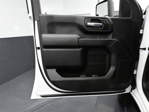 Used 2023 Chevrolet Silverado 2500 Custom w/ Custom Value Package image 12