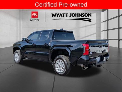 Used 2025 Toyota Tacoma SR5 AWD/4WD image 3