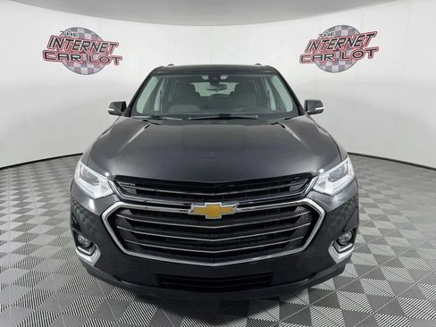 Used 2020 Chevrolet Traverse LT FWD image 2