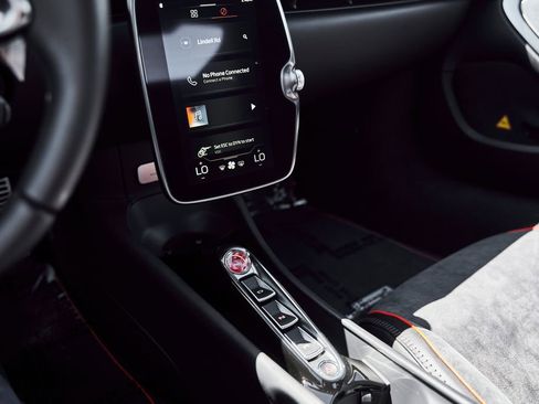 Used 2024 McLaren Artura RWD image 54