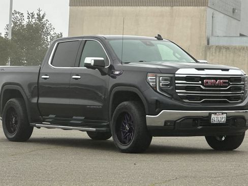 Used 2022 GMC Sierra 1500 SLT w/ SLT Premium Package image 5