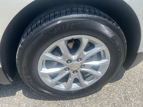 Used 2021 Chevrolet Equinox LS FWD image 21