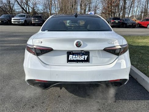 New 2025 Alfa Romeo Giulia AWD w/ Driving Assist Package image 7