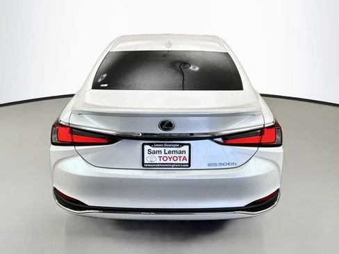 Used 2025 Lexus ES 300h w/ Premium Package FWD image 6