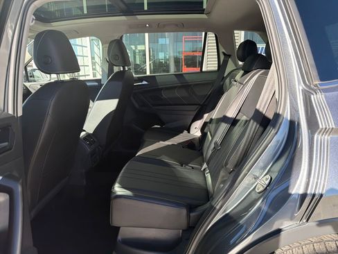 Certified 2022 Volkswagen Tiguan SE w/ Panoramic Sunroof Package image 14
