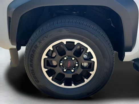 Used 2024 Toyota Tacoma TRD Off-Road image 17