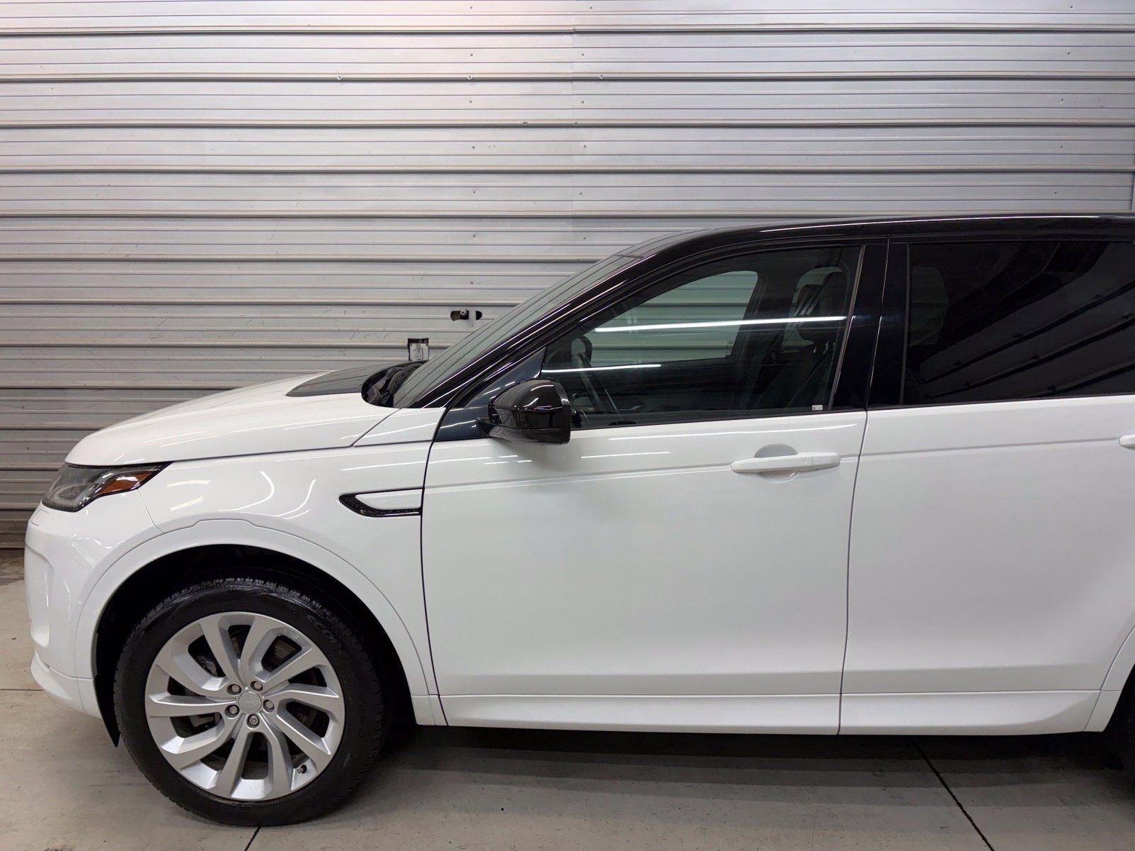 Used 2022 Land Rover Discovery Sport S R-Dynamic AWD/4WD image 3