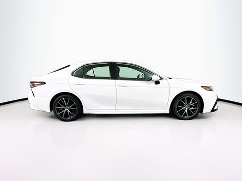 Used 2024 Toyota Camry SE FWD image 10