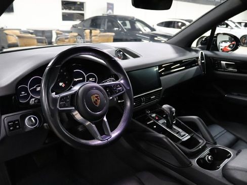 Used 2019 Porsche Cayenne image 12