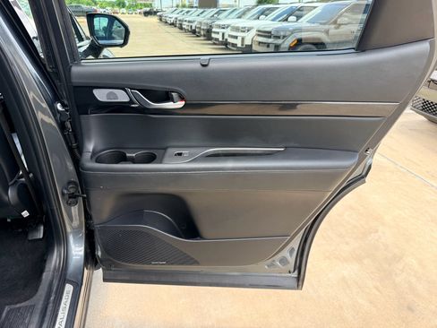Used 2022 Hyundai Palisade Limited AWD/4WD image 15