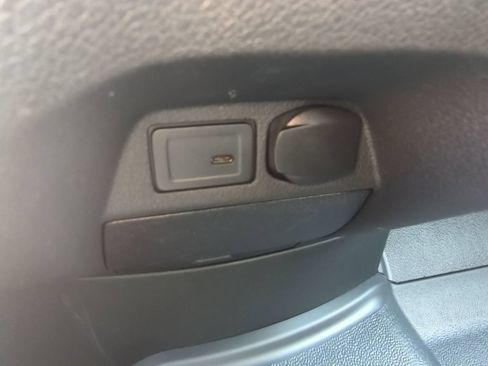 Used 2025 Mercedes-Benz Sprinter 2500 image 9