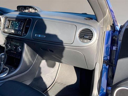 Used 2014 Volkswagen Beetle R-Line image 17