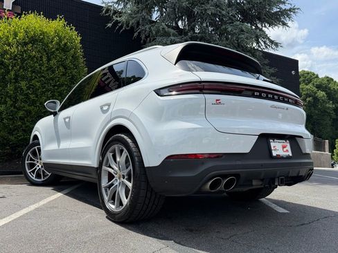 Used 2024 Porsche Cayenne S AWD/4WD image 20