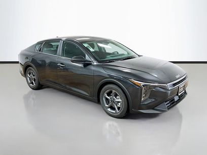 New 2025 Kia K4 LXS