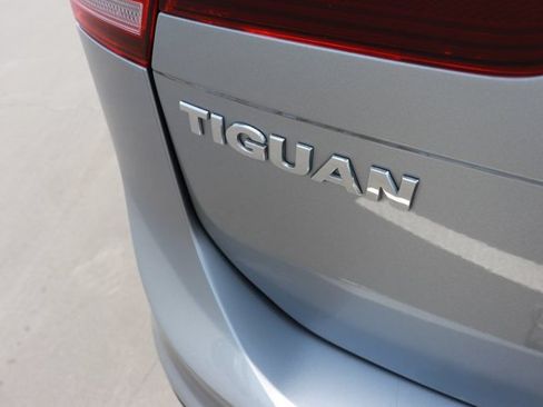 Used 2020 Volkswagen Tiguan S FWD image 6