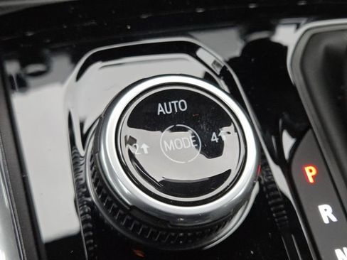 New 2026 GMC Canyon Elevation w/ Convenience Package image 9