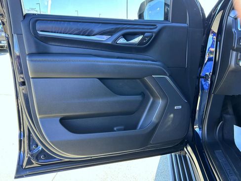 Used 2022 GMC Yukon XL Denali image 9