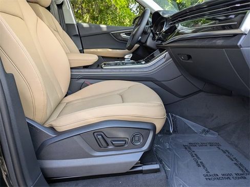 Used 2025 Audi Q7 3.0T Premium Plus image 3