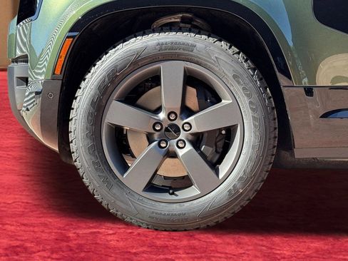 New 2026 Land Rover Defender 110 X-Dynamic SE image 11