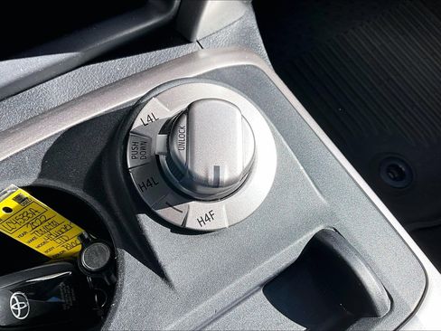 Used 2022 Toyota 4Runner Limited image 28