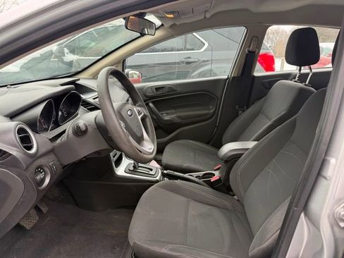 Used 2019 Ford Fiesta SE image 7