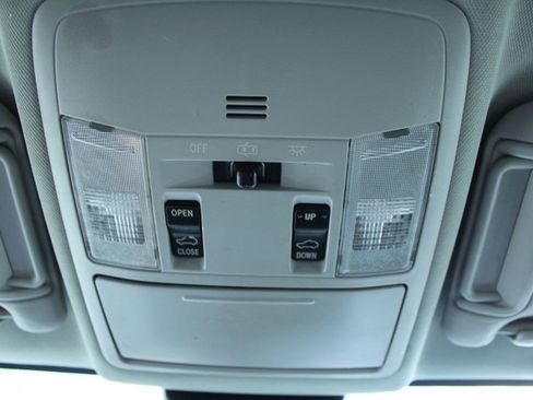Used 2018 Toyota RAV4 XLE FWD image 20