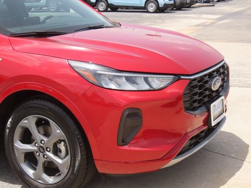 Used 2024 Ford Escape ST-Line w/ Equipment Group 301A FWD image 10