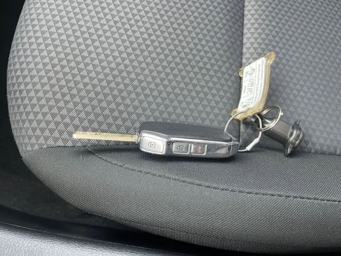 Used 2025 Kia Soul LX w/ LX Technology Package image 20